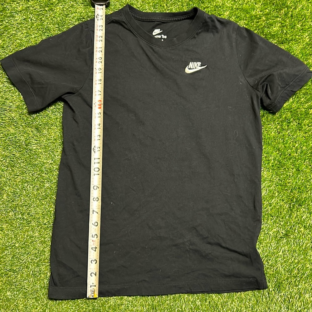Black Nike tshirt